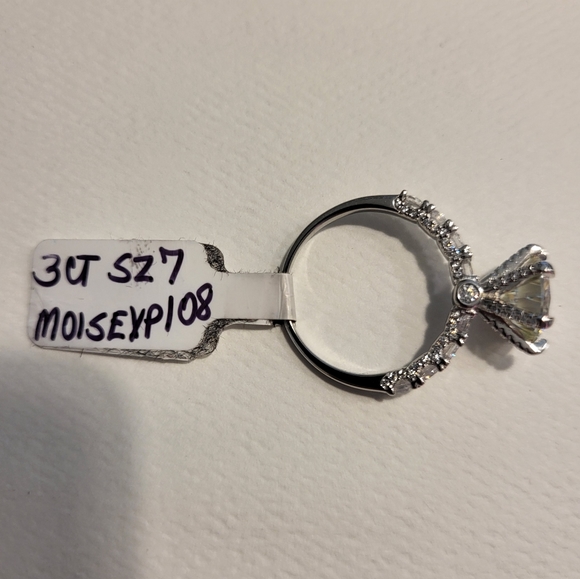 Beautiful 3ct Pave' Moissanite Diamond Ring - Picture 9 of 9